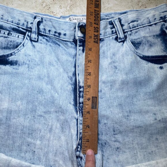 Angel Kiss Womens High-Rise Acid Wash Denim Short Shorts Size 13 - Picture 4 of 6